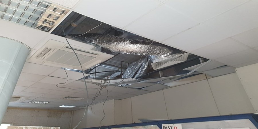 Κατέρρευσε μέρος της οροφής στο κτίριο του αεροδρομίου Λευκωσίας – Ένας τραυματίας [Εικόνες]