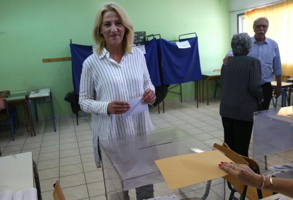 Εκλογές 2019: Ψήφισε η υποψήφια περιφερειάρχης Αττικής Ρένα Δούρου