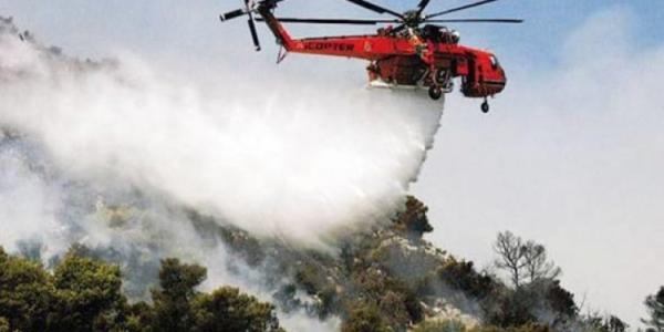 Συνεχίζεται η μάχη με τις φλόγες στην Αρχαία Κόρινθο – Ενισχύθηκαν οι επίγειες δυνάμεις