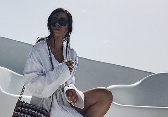 Φαρμάκη: Η ρομαντική απόδραση στη Μύκονο