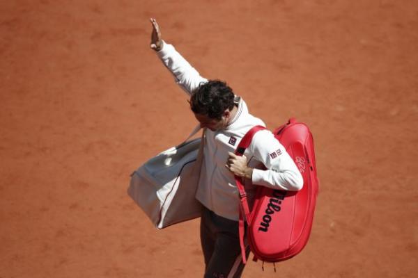 Αναγνώριση για τον τεράστιο Φέντερερ, αποθεώθηκε παρά την ήττα