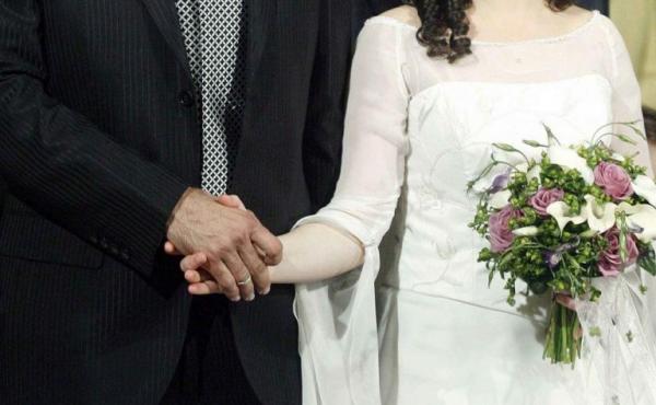 Πάντρεψε την κυοφορούσα το παιδί του συμβία του