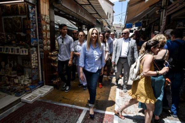 Στο Μοναστηράκι η Φώφη Γεννηματά: Η μικρομεσαία επιχείρηση χρειάζεται στήριξη