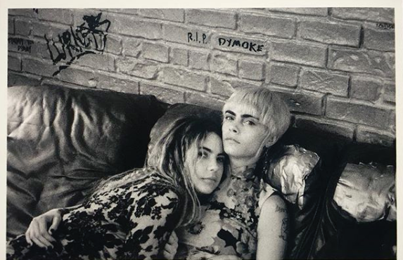 Κάρα Ντελεβίν – Άσλει Μπένσον : Με ένα φιλί επιβεβαίωσαν τις φήμες