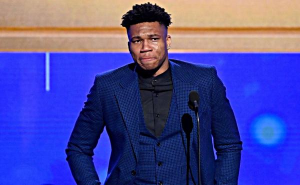 «Ευχαριστώ την Ελλάδα» – Ο συγκλονιστικός λόγος του Γιάννη Αντετοκούνμπο