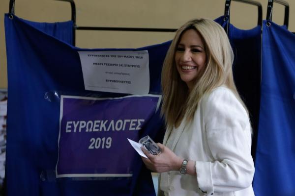 Τι απαντά η Γεννηματά για την «εκδίωξη» Βενιζέλου και την επιλογή Καμίνη