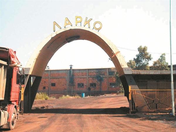 ΔΕΗ: Απειλεί να κλείσει τους διακόπτες στη ΛΑΡΚΟ