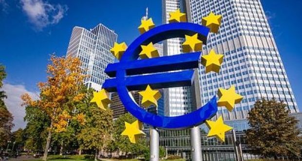 Μείωση επιτοκίων και επιβράδυνση στην ΕΕ