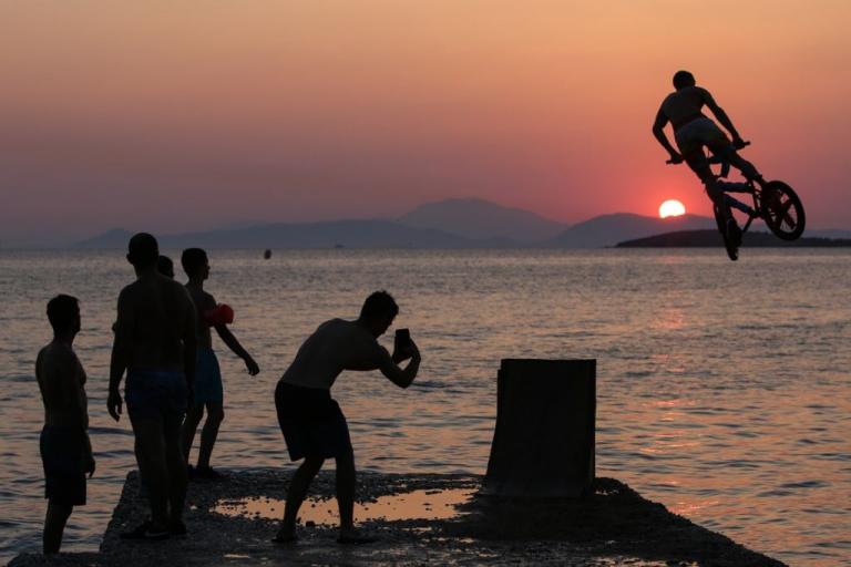 Καιρός: Έρχεται ισχυρό κύμα καύσωνα – Πού θα «χτυπήσουν» τα 40άρια