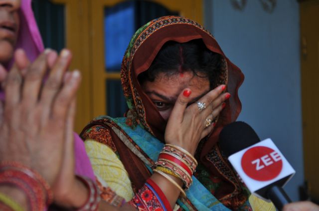 Ισόβια σε τρεις άνδρες για τον βιασμό και τον φόνο οκτάχρονης στην Ινδία