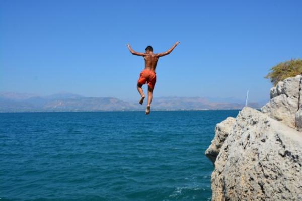 Τρελός καιρός αύριο: Για μπάνιο το πρωί, βροχές από το μεσημέρι