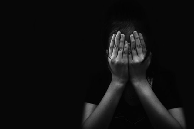Σοκάρει η καταγγελία νεαρής κοπέλας για βιασμό από 62χρονο στη Χαλκίδα