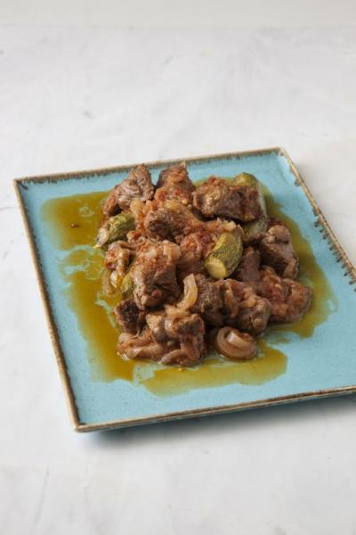 Καλοκαιρινό στιφάδο με μοσχάρι ή βοδινό και κολοκυθάκια