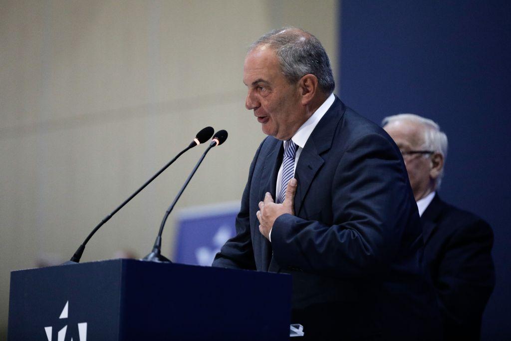 Ομιλία Καραμανλή – Τα μηνύματα και η αυτοκριτική μετά από 10 χρόνια… σιωπής