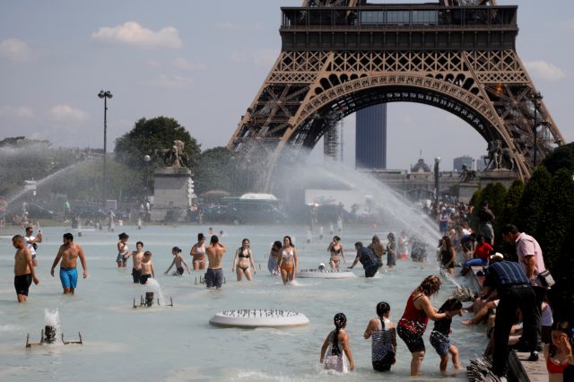 Ο καύσωνας «σαρώνει» την Ευρώπη -Τρεις νεκροί στη Γαλλία από τη ζέστη