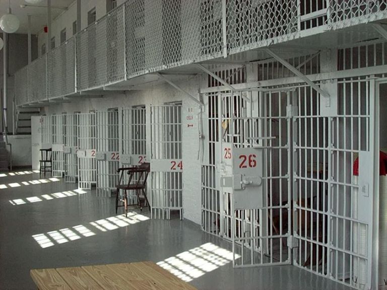 Φυλακές Κορυδαλλού – Απείλησαν με μαχαίρι εξεταστή του υπουργείου Παιδείας