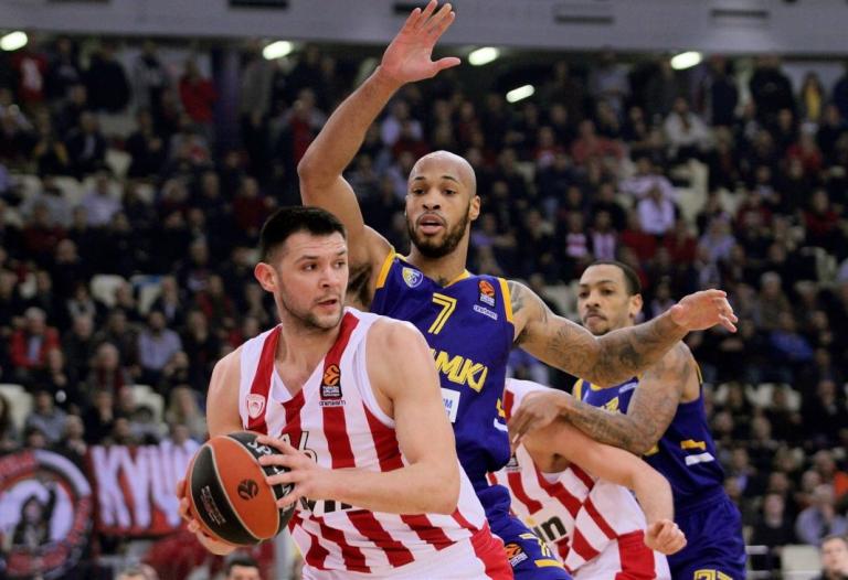 Ο Σταυρόπουλος μπορεί να φέρει Παπανικολάου στην Αρμάνι Μιλάνο