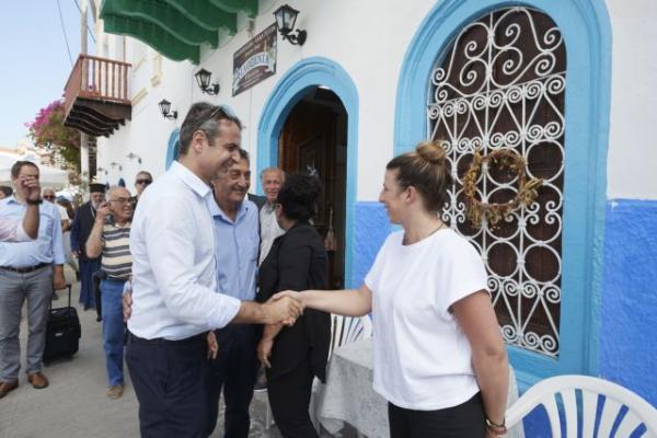 Momentum spurs hopes of single-party rule in New Democracy