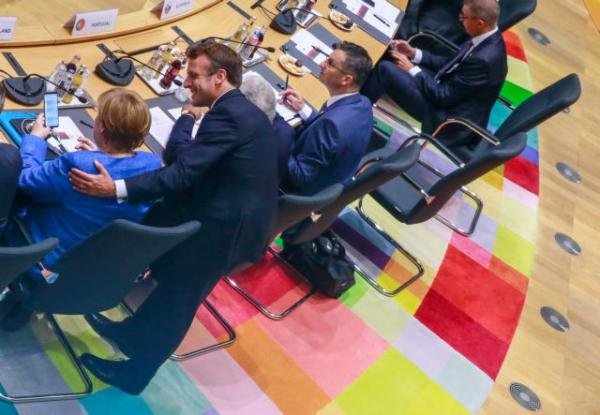 Le Monde: Η Σύνοδος Κορυφής για τις θέσεις-κλειδιά στην ΕΕ κατέληξε σε σφαγή