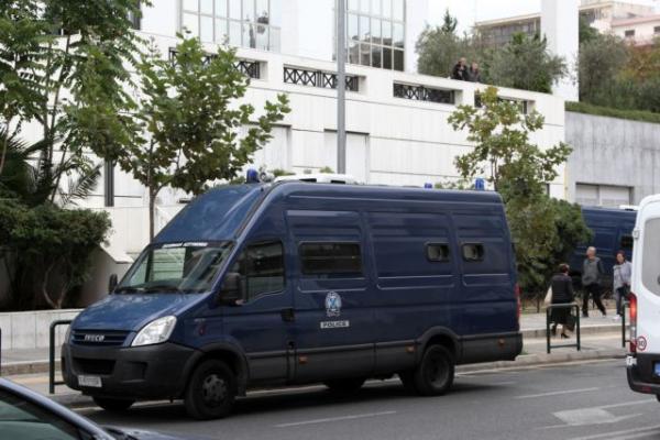 Κινηματογραφική απόδραση από το Μεταγωγών: Ένας από τους δραπέτες συνελήφθη