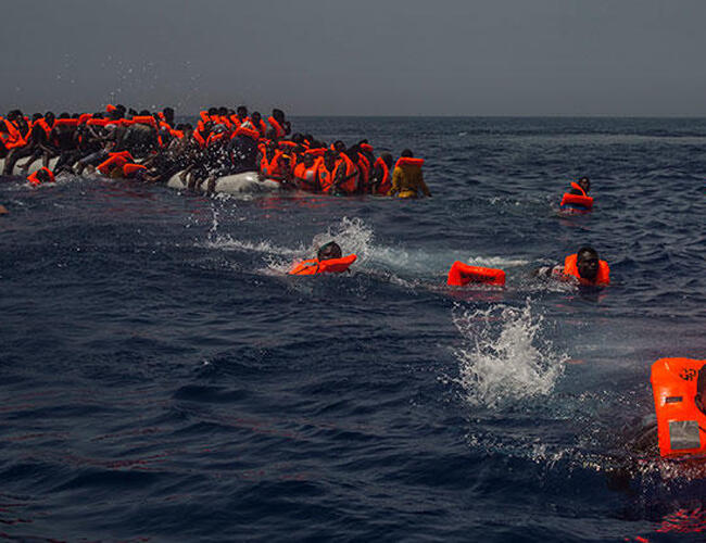 Νέα τραγωδία στη Μεσόγειο : Πνίγηκαν παιδί και γυναίκα - Αγνοούνται 25 μετανάστες