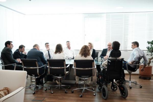 Συνάντηση Μητσοτάκη με τους νέους ευρωβουλευτές