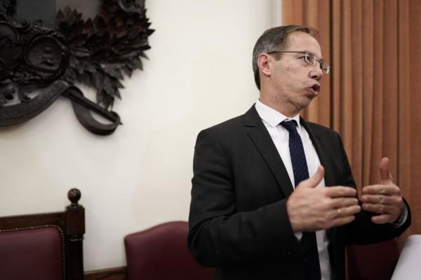 Επίθεση Μαυρωτά στην αντιπολίτευση για το «απών» στον Ποινικό Κώδικα