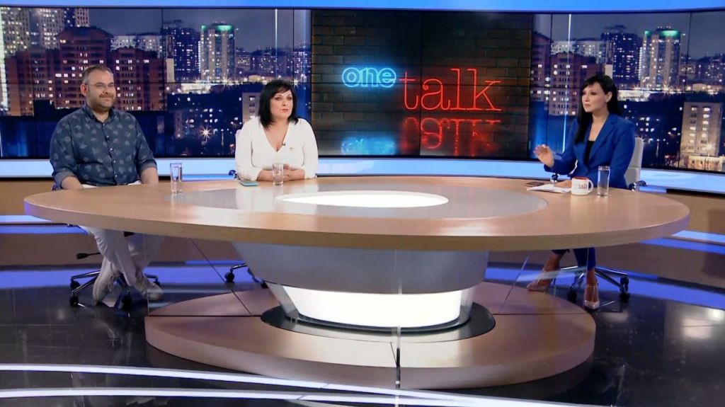 Σ. Μουτίδου και Β. Σωτηρόπουλος στην εκπομπή One Talk Weekend