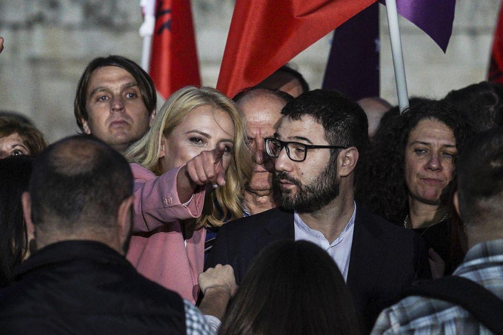 Εκτός τόπου και χρόνου ο ΣΥΡΙΖΑ: Υπέστη δεινή ήττα και… πανηγυρίζει