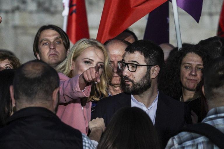 Εκτός τόπου και χρόνου ο ΣΥΡΙΖΑ: Υπέστη δεινή ήττα και… πανηγυρίζει