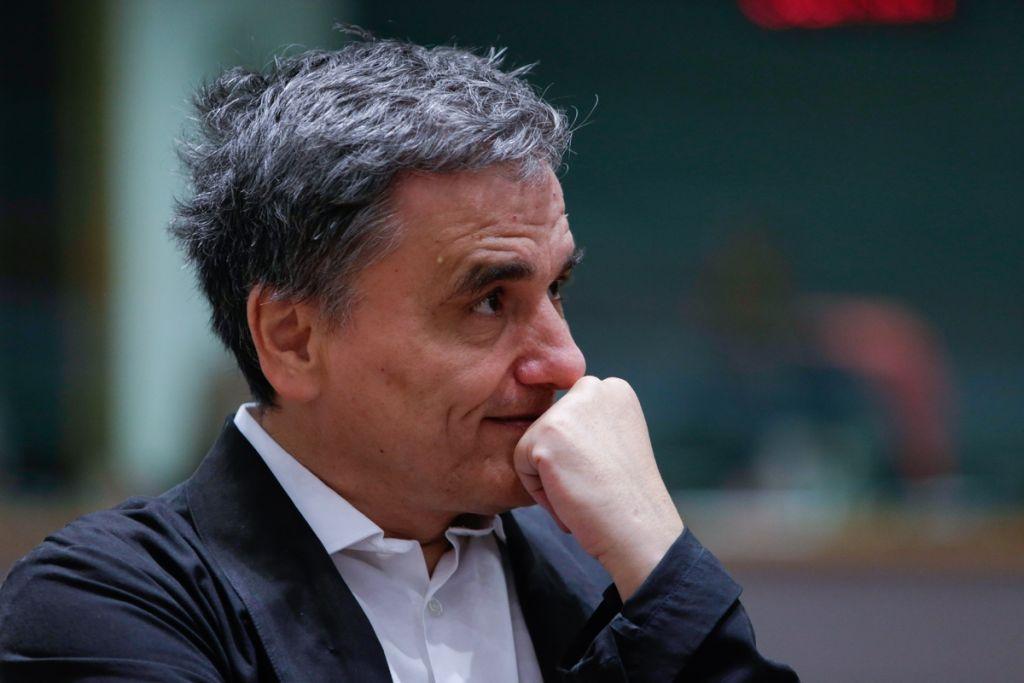 Μετά τον Ρέγκλινγκ ο Τσακαλώτος τα βάζει με τον Ντομπρόβσκις