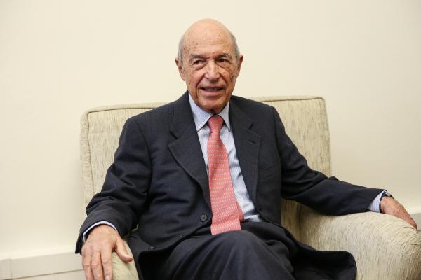 Στο αρχείο η υπόθεση Σημίτη για τις φρεγάτες