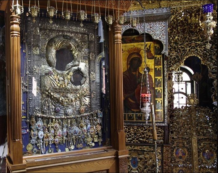 Συνελήφθη ο ιερόσυλος που έκλεψε τάματα από τη Μονή Ιβήρων