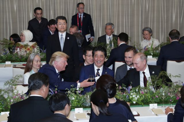 Ο Πούτιν πήγε με την κούπα του στο δείπνο των G20