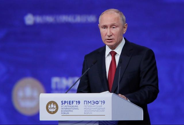 Ρωσία: Ο Πούτιν παρέτεινε έως το 2020 τις απαγορεύσεις στις εισαγωγές τροφίμων από την ΕΕ