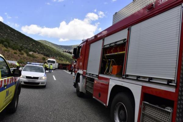 Πυρκαγιά κοντά στο νεκροταφείο Ασπροπύργου