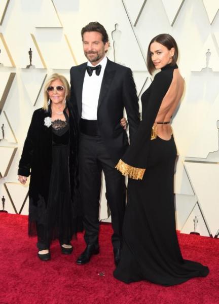 Τι τρέχει με την Ιρίνα Σάικ και τον πρώην της Lady Gaga;