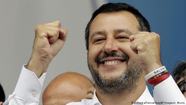 Ομόλογο «εσωτερικής χρήσης» θέλει ο Σαλβίνι