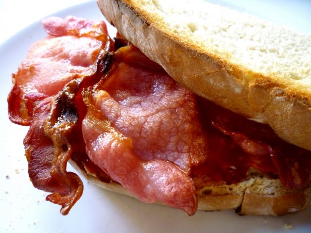 Βρετανία: Τρεις άνθρωποι πέθαναν επειδή κατανάλωσαν συσκευασμένα σάντουιτς