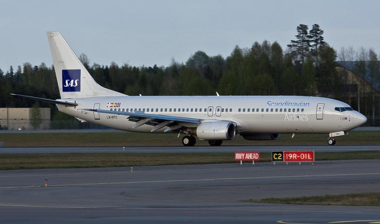 Οχημα χτύπησε αεροπλάνο στο αεροδρόμιο Χανίων – Ταλαιπωρία για επιβάτες