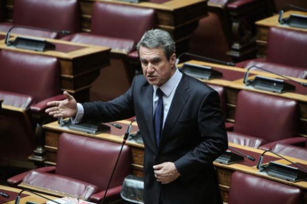 Λοβέρδος : Δεν υπάρχει «πλυντήριο» που να μην το βάλανε σε τροπολογία