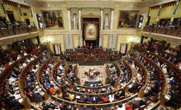 Ισπανία: Βέτο από τους Σοσιαλιστές για την παρουσία του Vox στις κοινοβουλευτικές επιτροπές