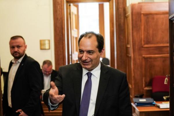 Προεκλογική κόντρα Σπίρτζη με την Αττική Οδό για την αύξηση των διοδίων