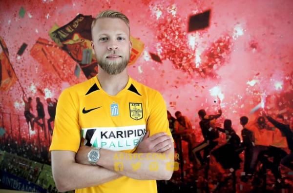 Ο Σούντγκρεν πρόβαρε τη φανέλα του Άρη