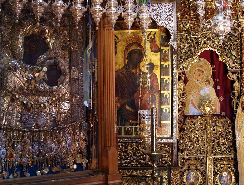 Μονή Ιβήρων Αγίου Όρους: Κλοπή ταμάτων από την ιερή εικόνα της Παναγίας της Πορταΐτισσας