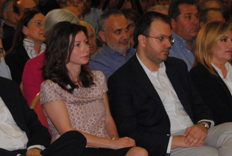 To προεκλογικό γλέντι του ΣΥΡΙΖΑ: Στην Εθνική Βιβλιοθήκη η σύζυγος Θεοχαρόπουλου