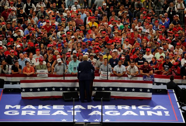 Με επίθεση στα ΜΜΕ ξεκίνησε την προεκλογική εκστρατεία του ο Τραμπ (εικόνες)