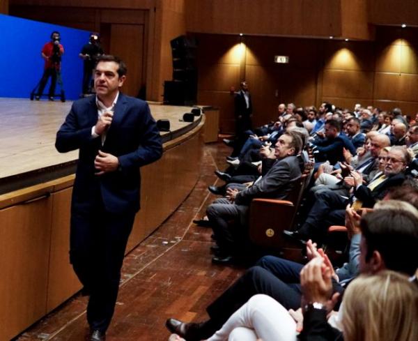 Όταν ο Τσίπρας χαιρέτησε τον Κυμπουρόπουλο