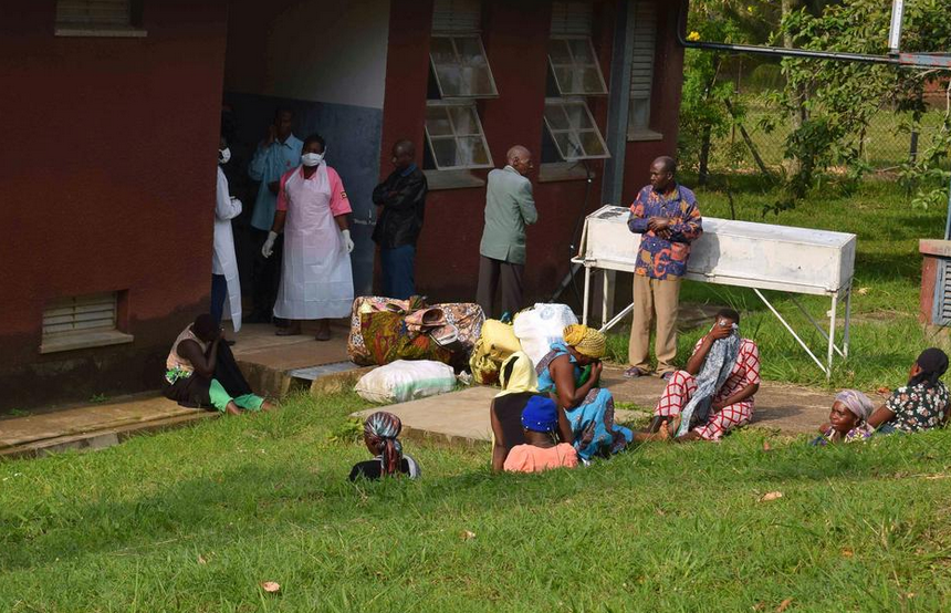 Ουγκάντα: Δεύτερο άτομο νεκρό εξαιτίας της νόσου του ιού Έμπολα