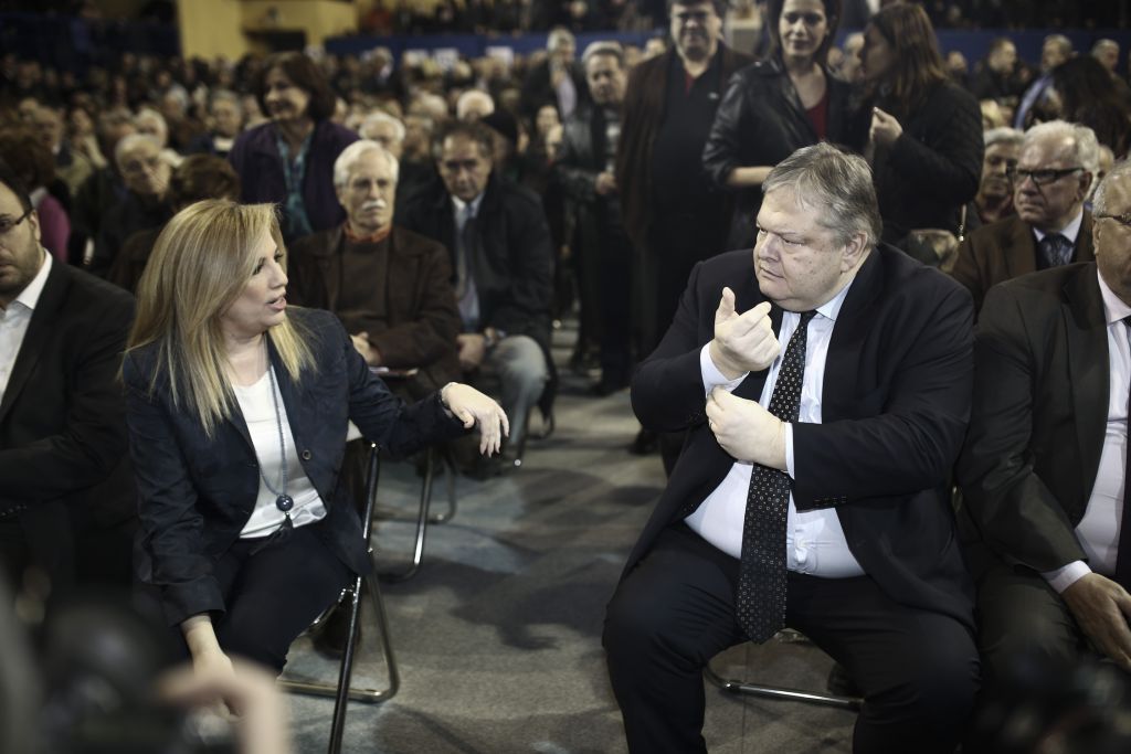 Συνεδριάζει η ΚΟ του ΚΙΝΑΛ στη σκιά της ρήξης Γεννηματά – Βενιζέλου